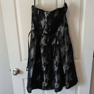 Elegant Black and Gray Strapless Dress from White House Black Market In a size 6